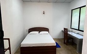 Unawatuna White Villa