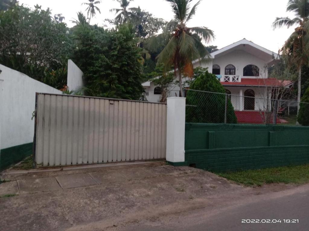 Unawatuna White Villa Exterior foto